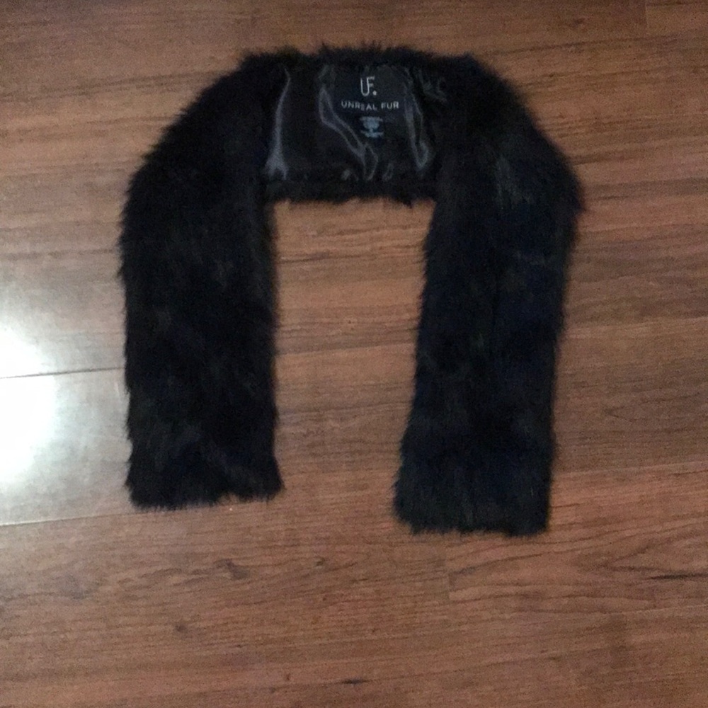 Fake fur shaw